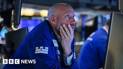 US stocks and dollar slide after Trump attacks Fed chair Powell US stocks and dollar slide after Trump attacks Fed chair Powell